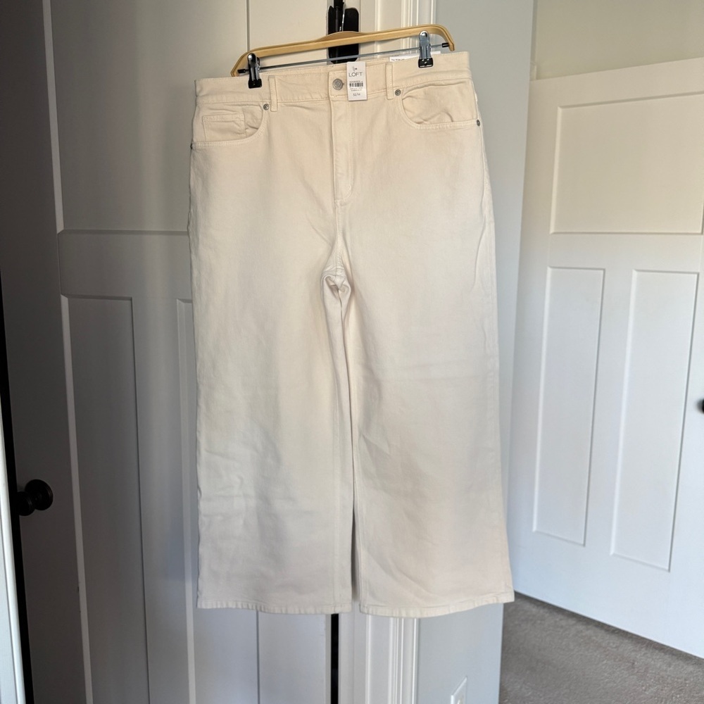NWT Loft Ecru The Wide Leg High Rise New Jeans Regular‎